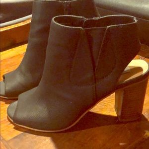 Steve Madden open toed booties